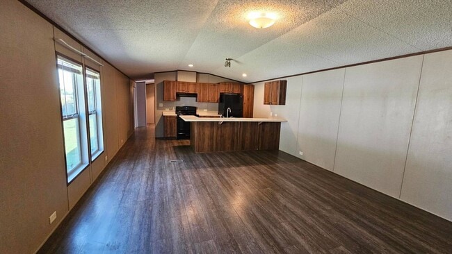 Building Photo - 2201 S Anna St