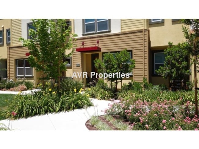 Beautiful Dublin townhome with fantastic kitchen - Beautiful Dublin townhome with fantastic kitchen