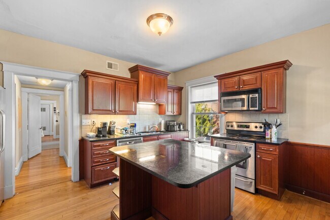 Photo - 740 Leland Ave Apartamentos