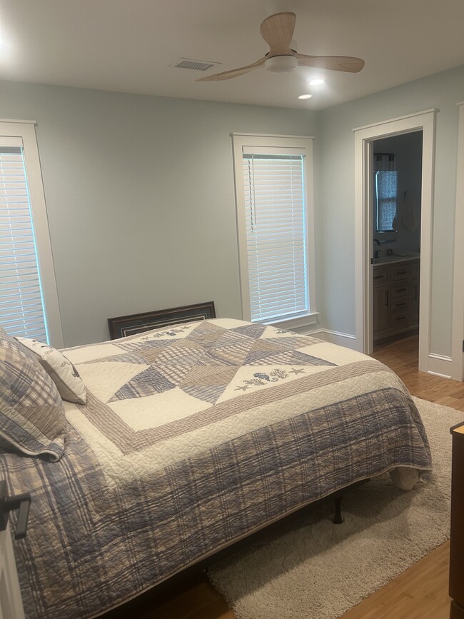 Photo - 1126 Shoreside Way