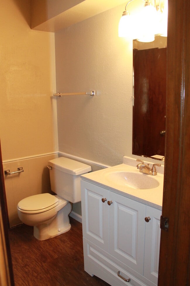 Photo - Move in Special!!  $250 off 2nd Month's rent!