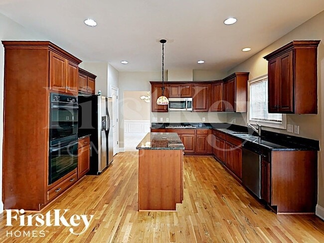 12300 Edgewater Dr