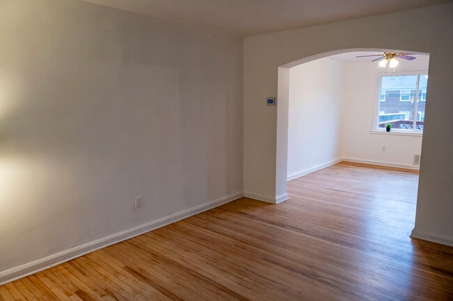 Photo - 8332 Hillendale Rd