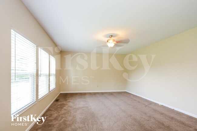 6747 Waverly Park