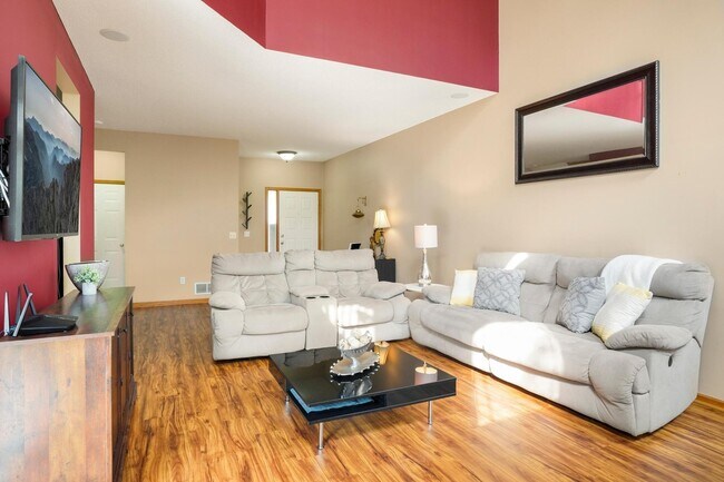 Photo - 6838 Folkestone Rd