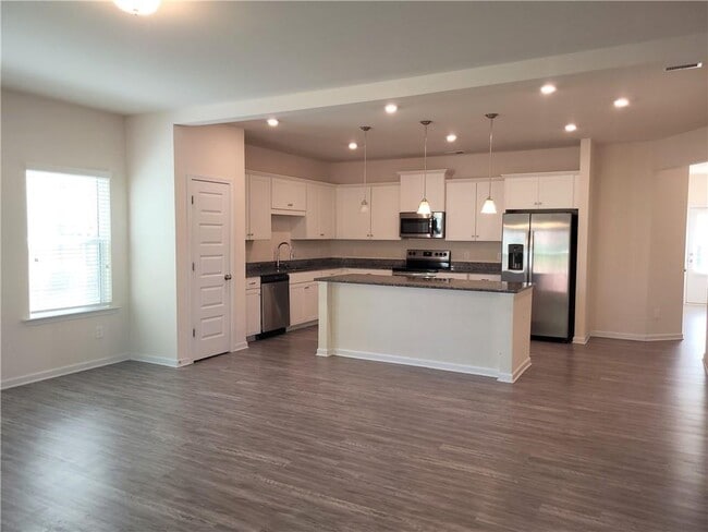 Photo - 210 Centennial Cir