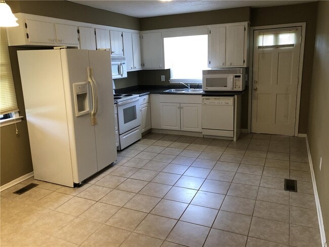 Photo - 6511 W Oak Hwy