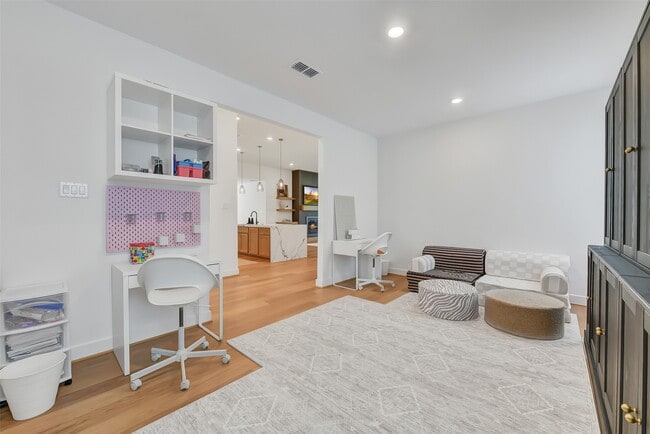 Photo - 1400 River Pt Dr