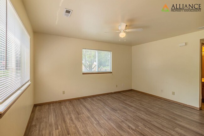 Photo - 928 Moro St Unidad 930