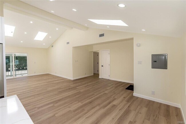 Building Photo - 15724 Chase St Rental