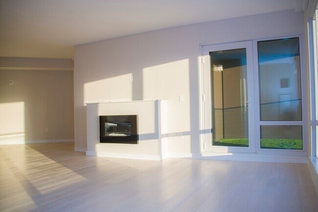 Photo - 110 Broad St Unidad 1002