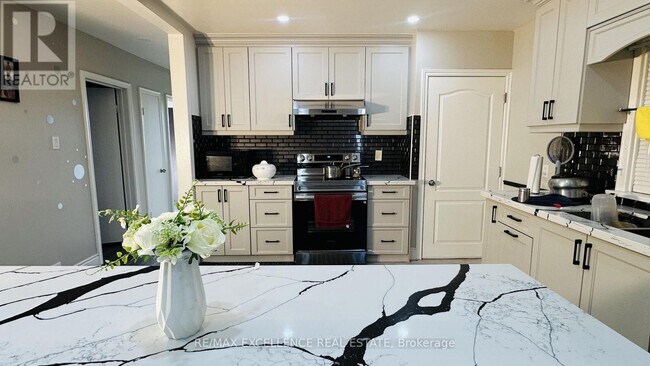 Photo - 35 Siebert Ave