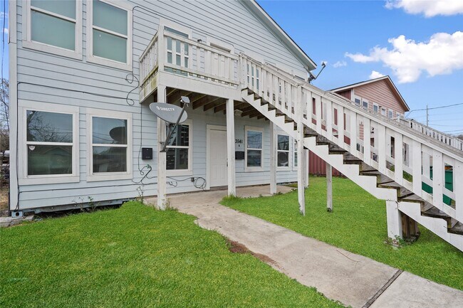 Photo - 3541 Mt Pleasant St