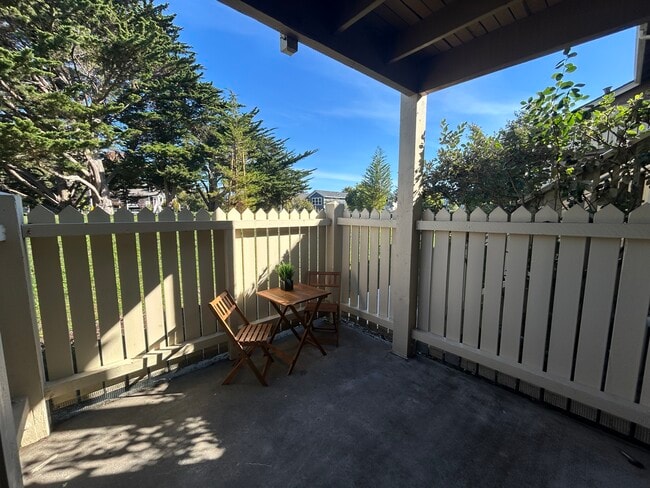 Photo - 57 Lakeshore Ct