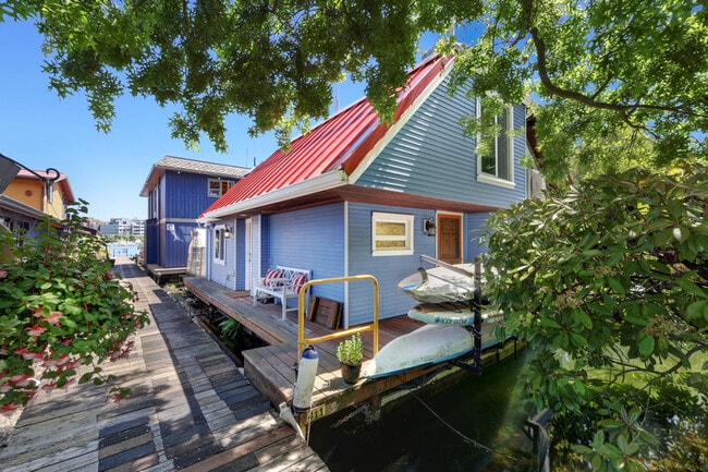 Building Photo - 3110 Portage Bay Pl E Rental