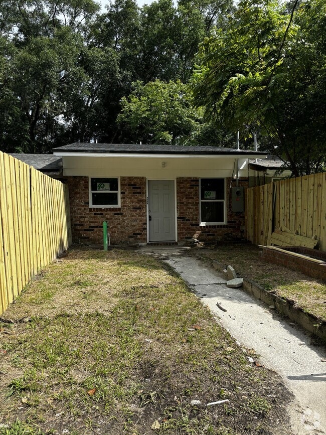 Building Photo - 4504 Ken Knight Dr N Rental