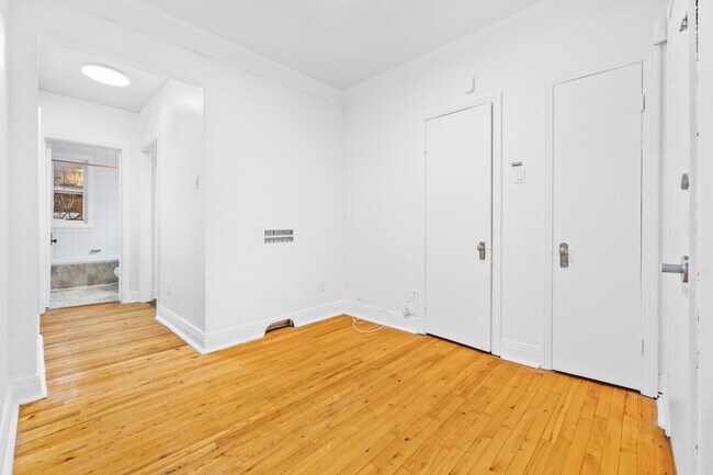 Photo - 5777 Ch De La Côte-Saint-Luc