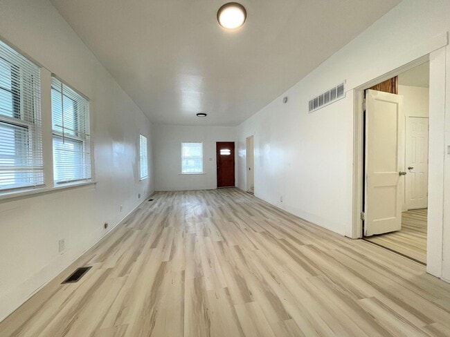 Photo - 2 bedroom with Bonus Room