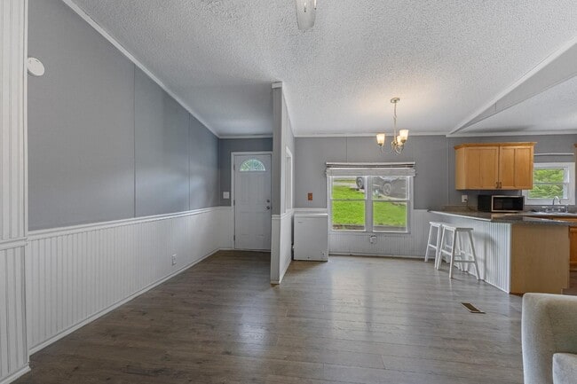 1022 Dogwood Ln