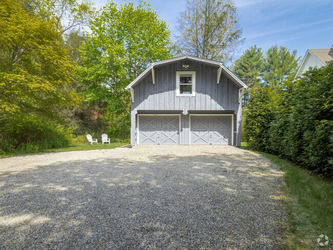 Building Photo - 308 Chestnut Hill Rd Rental