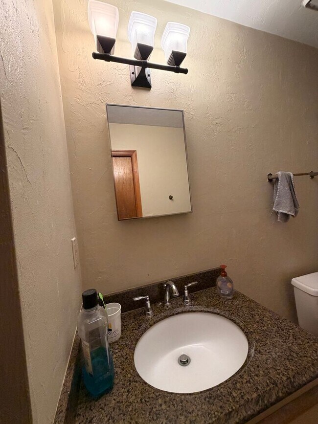 Photo - 2 Bed/ 2 Bath Near FSU