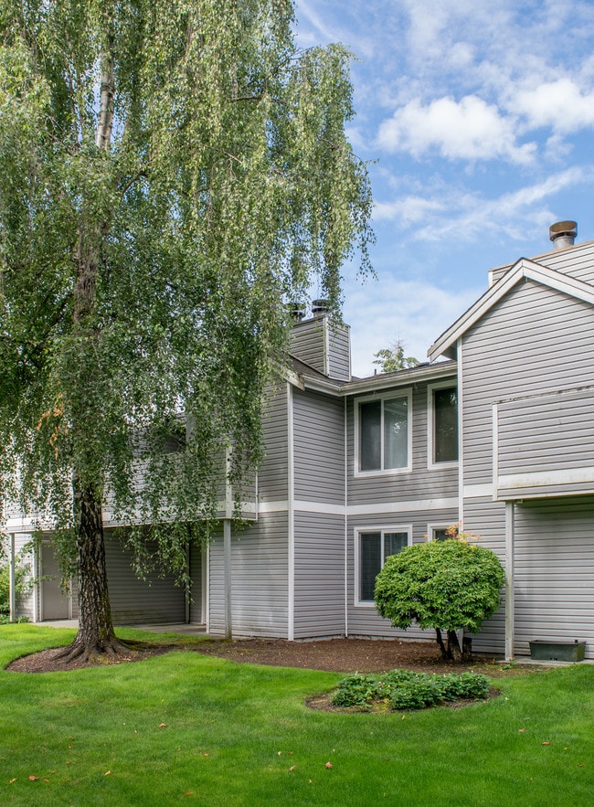 Crowne Pointe Apartments