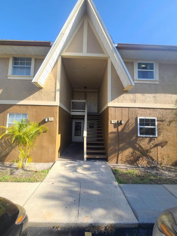 Photo - 254 Ulster Ln
