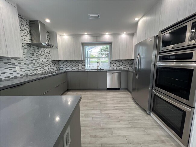 Photo - 1405 N 46th Ave