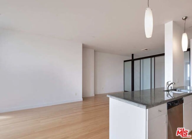 Photo - 3810 Wilshire Blvd Unit 1012