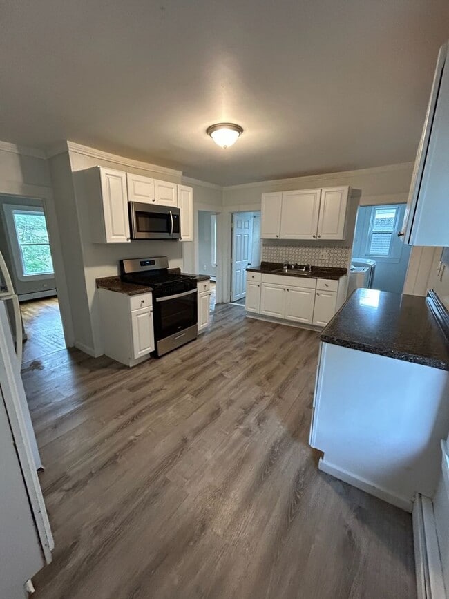 10-12 Rockdale Ave - 10-12 Rockdale Ave Apartment