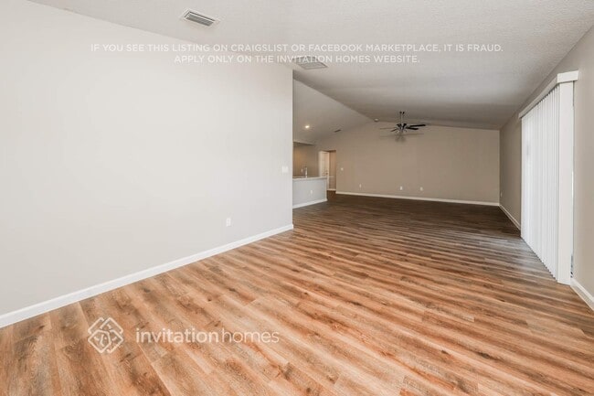 Photo - 1109 SW Khan Dr