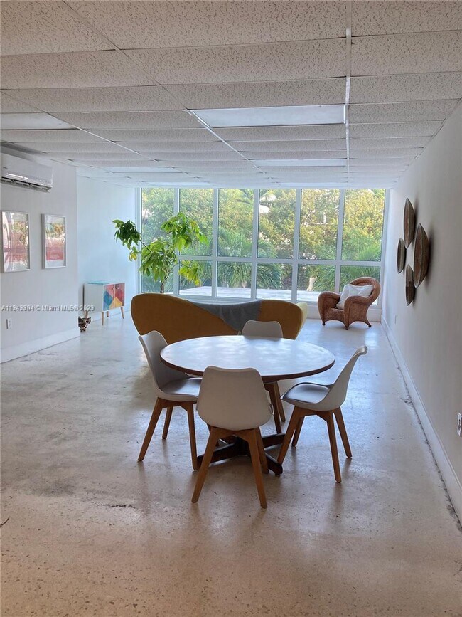 Photo - 1750 James Ave Unidad 7K