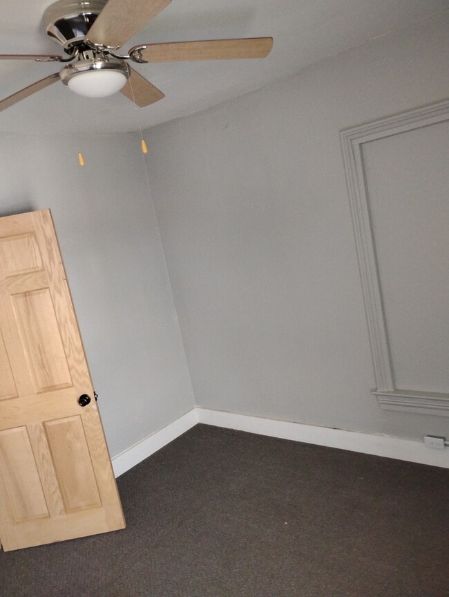 Bedroom - 308 S 8th St Unit 4