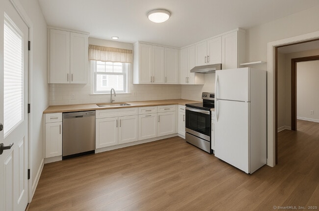 Building Photo - 53 Sisson St Rental