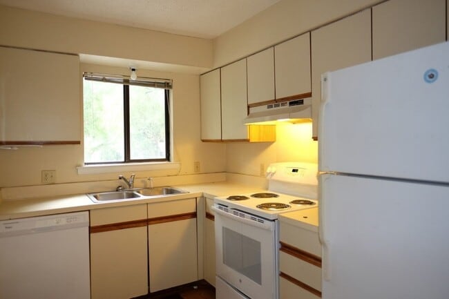 Photo - 2328 Sadler Rd