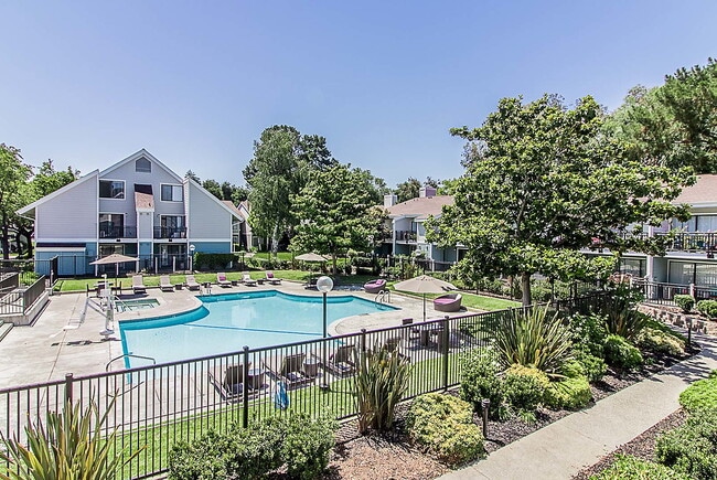 Photo - Brookside Oaks Apartments