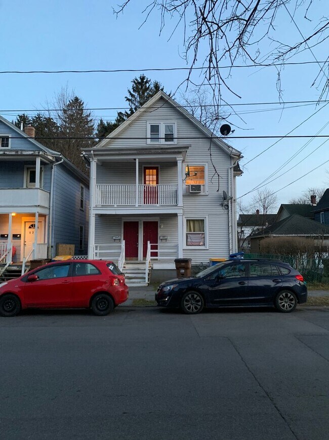 Building Photo - 168 Downs St Unit Apt 2