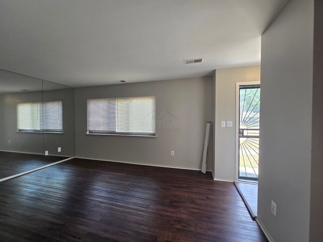 Photo - 23568 Lahser Rd