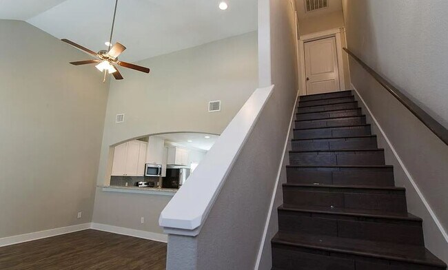 Photo - 124 Waverly Dr