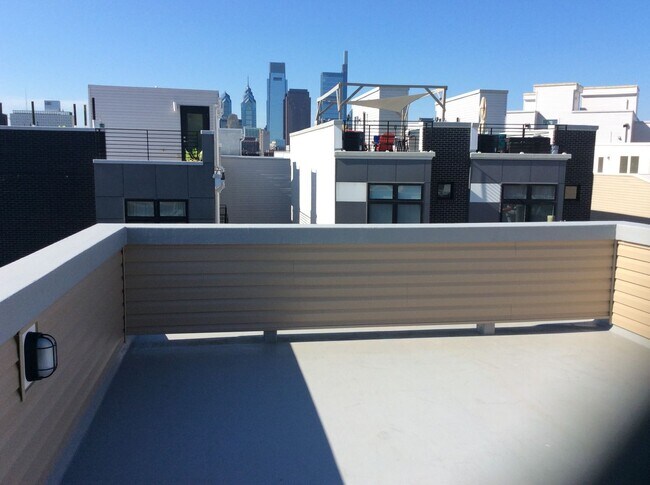 Building Photo - 1615 Ogden St Unit 3