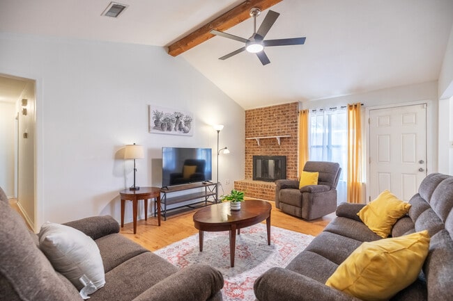 Building Photo - 5725 Quail Run St