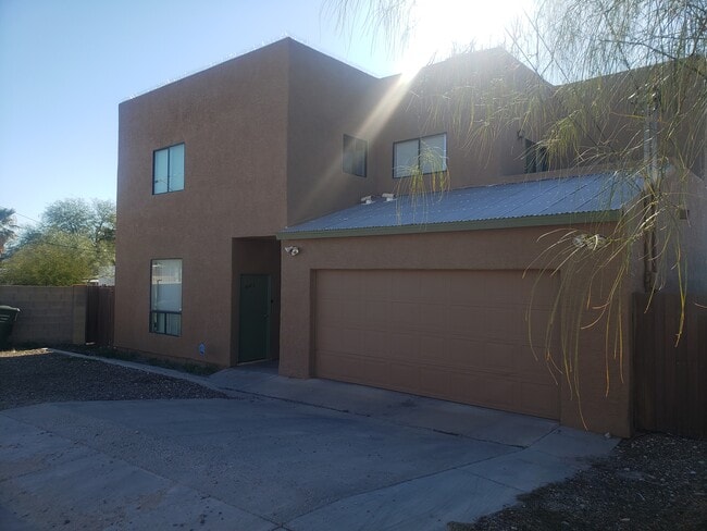 Photo - 415 E Waverly St