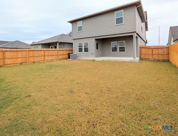 Photo - 1696 James St