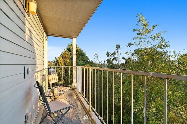 Photo - 2Bd/2Ba Seattle Condo Unit 302