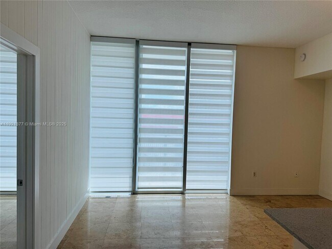 Photo - 350 NE 24th St Unit 613