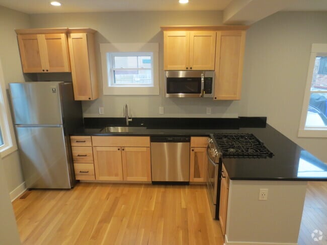 Building Photo - 1788 W 44th St Unit 1788 W.44th St Back Rental
