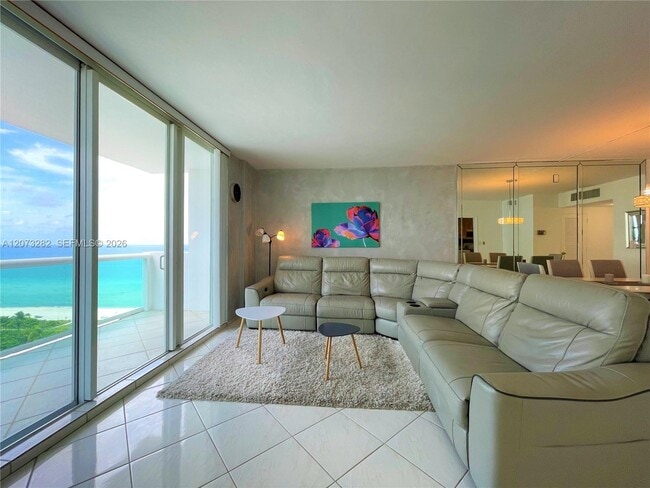 Building Photo - 5001 Collins Ave Unit 15D