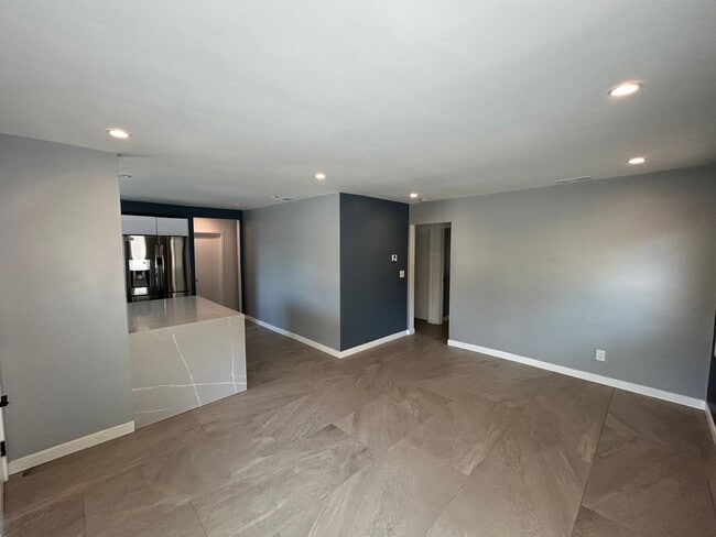 Photo - Newly Renovated 4 bed house!