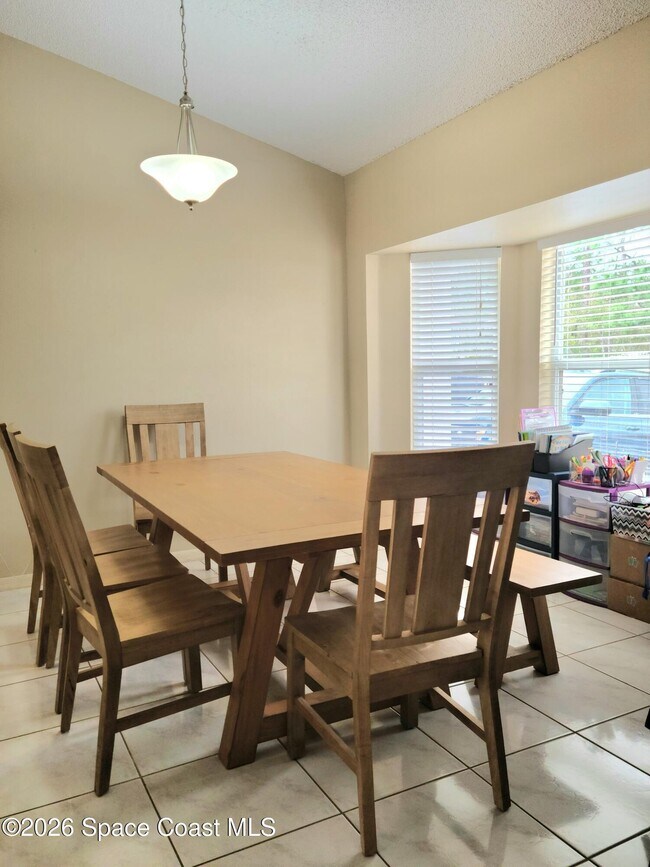 Photo - 1979 Warton Ave SE