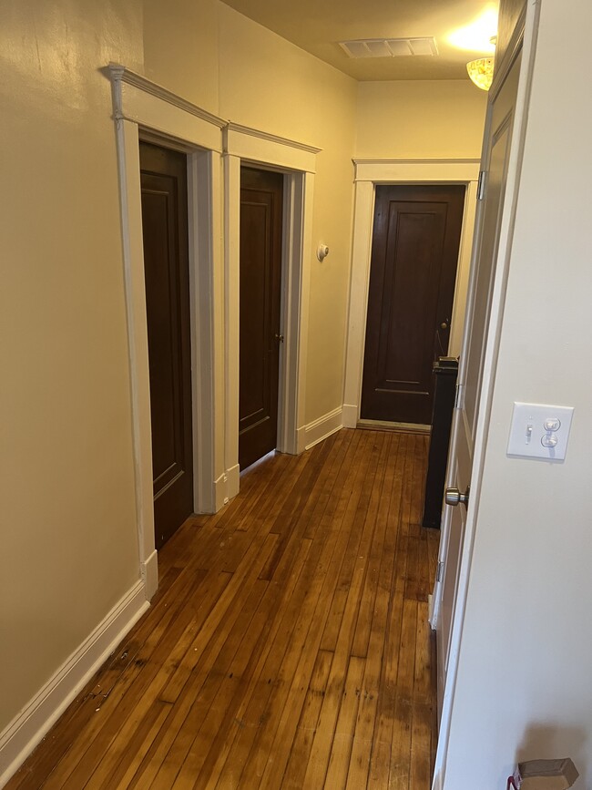 812 E 35th St Unit 3